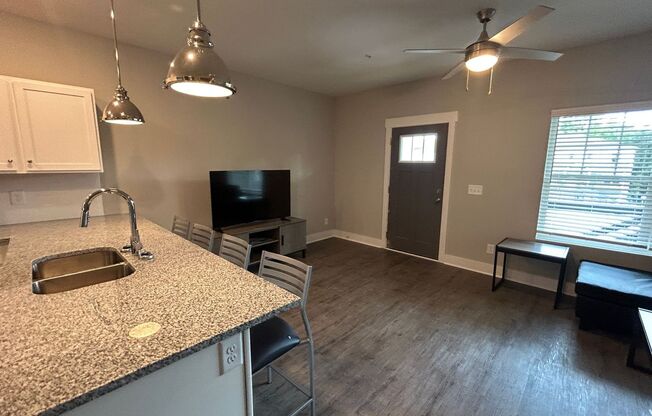 4 beds, 4.5 baths, 1,600 sqft, $1,030, Unit 407 Minter Way-201 - D