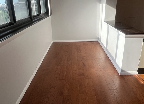 Studio, 1 bath, 636 sqft, $2,750, Unit 8P