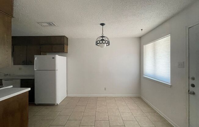 2 beds, 2 baths, 1,168 sqft, $1,095, Unit Apt B