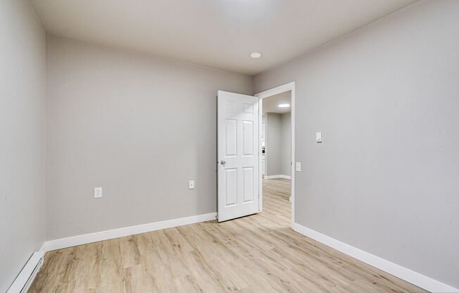 2 beds, 1 bath, 932 sqft, $1,499, Unit 13