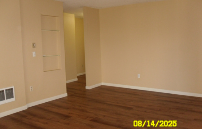 5575 E EVERGREEN BLVD