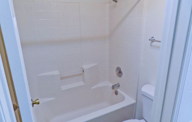 3 beds, 2 baths, $3,145, Unit # 95