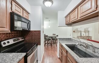 North Arlington Condo - 5 minutes to AT&T Stadium and Globe Life Field!