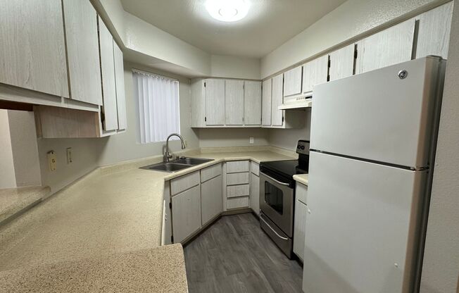1 bed, 1 bath, 633 sqft, $1,440, Unit 242