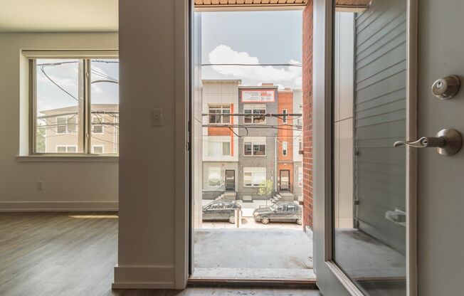 1 bed, 1 bath, 818 sqft, $1,675, Unit Unit 310