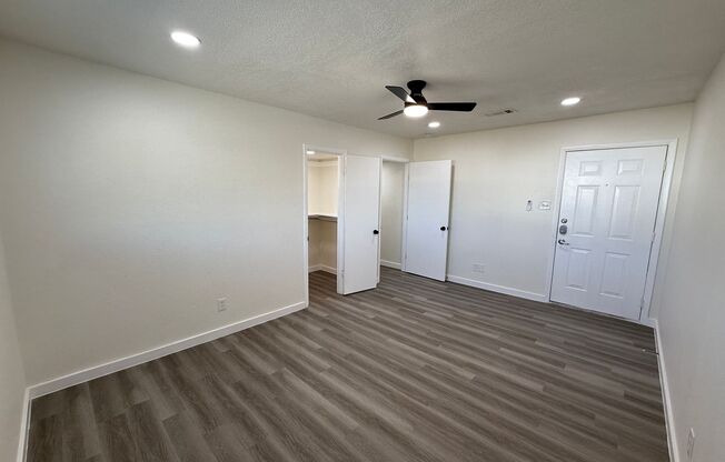 Look and Lease special for $1199!