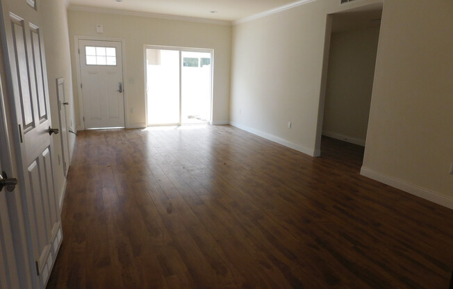 Tujunga Canyon, 10211-10215