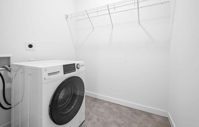 Studio, 1 bath, 380 sqft, $1,300, Unit 310