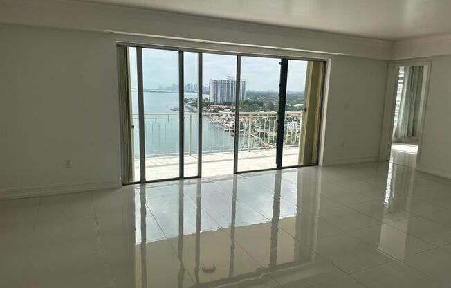 11111 Biscayne Blvd
