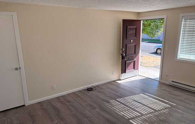 C2402 - Maple Court Apartments