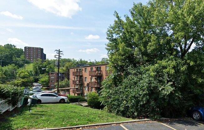 2 beds, 1 bath, 800 sqft, $1,095, Unit 605-14