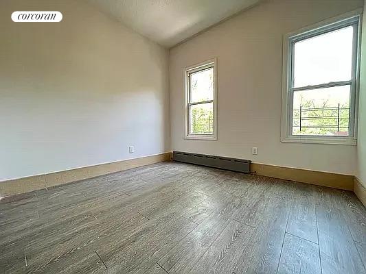 2 beds, 1 bath, $2,800, Unit 1