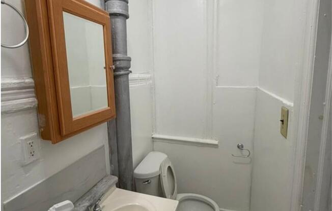 3 beds, 1 bath, 3,240 sqft, $3,500