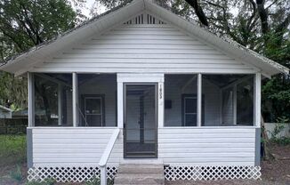 2BR/1BA Pet Friendly Cottage off Waldo Road - Available NOW! *Approved Application*