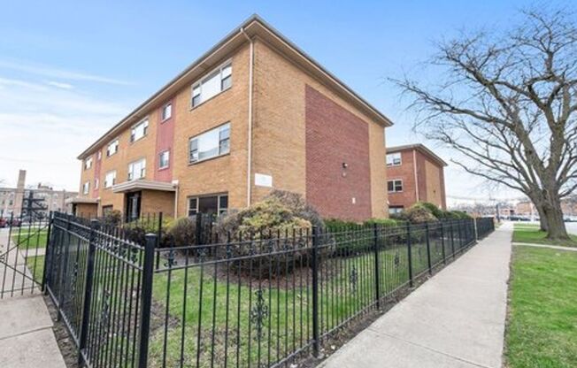 11110 - 11118 S Homewood Ave