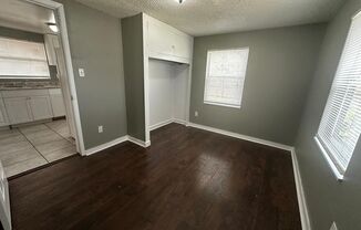 3 beds, 1 bath, $1,600