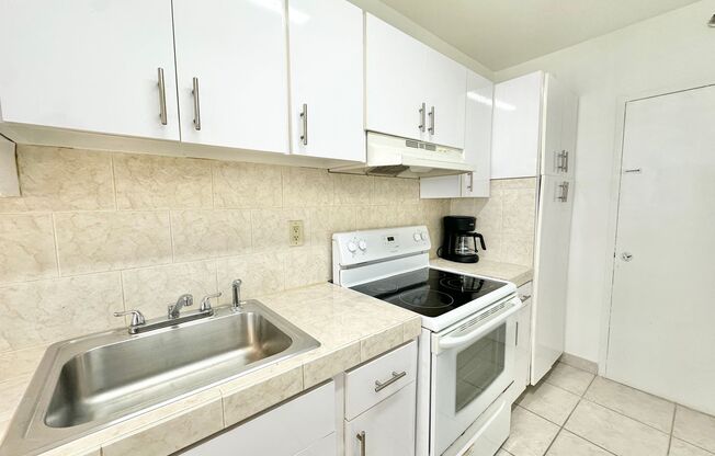 1 bed, 1 bath, $2,300, Unit Unit 1031