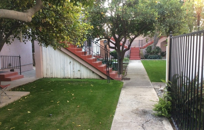 2 beds, 1 bath, $1,200, Unit #2027