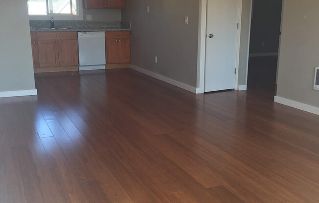 2 beds, 1 bath, $1,895, Unit 518