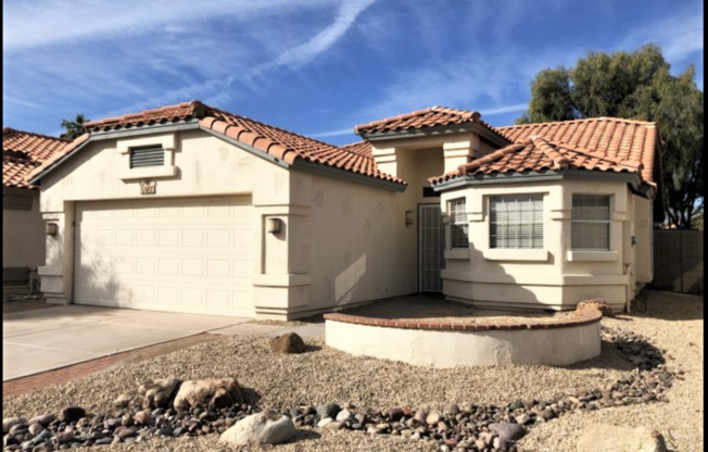 Beautiful Three Bedroom in Ahwatukee - $500 Off Move in