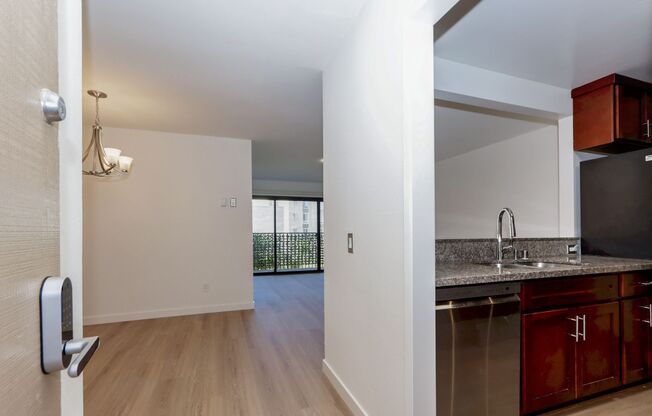 2BR/2BA Pet-Friendly Condo with Pool, 2 Parking Spaces & Walk-In Closet | Millbrae | YouTube Tour