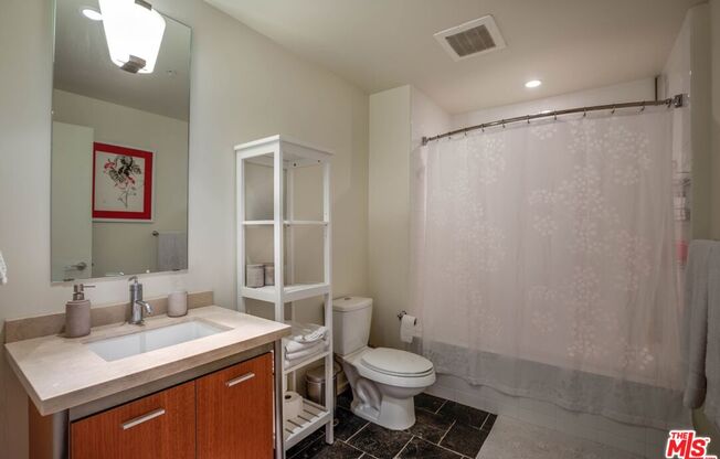1 bed, 1 bath, 970 sqft, $2,700, Unit 707