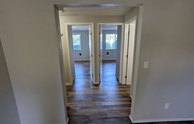 2 beds, 1 bath, 889 sqft, $1,295, Unit 07