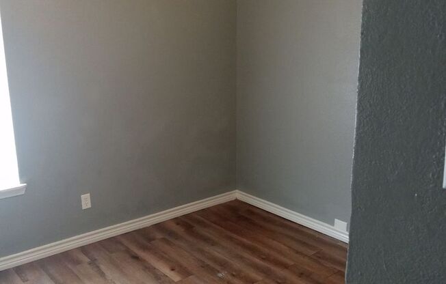 2 beds, 1 bath, 840 sqft, $975, Unit 2833 D