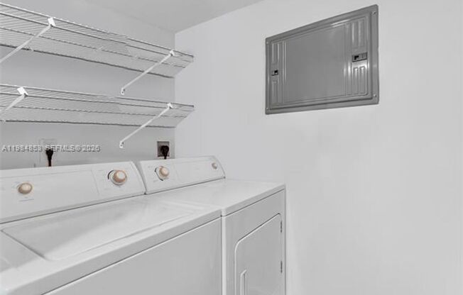 2 beds, 2 baths, 1,116 sqft, $4,000, Unit 17150 N Bay Rd # 2205