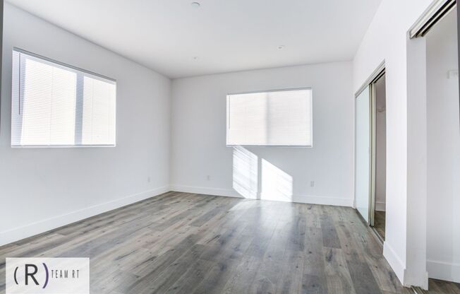 3 beds, 3 baths, 1,565 sqft, $3,600, Unit 11639 1/2 Burbank Blvd