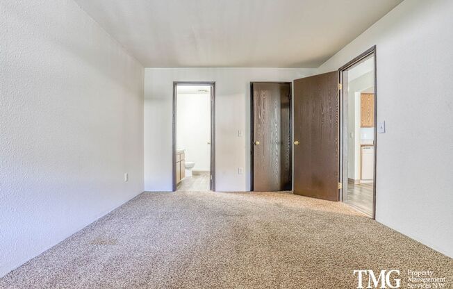 2 beds, 2 baths, 950 sqft, $1,250, Unit 233