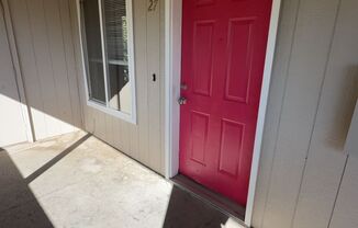 2 Bed 1 Bath Upstairs Unit in Well-Maintained Complex