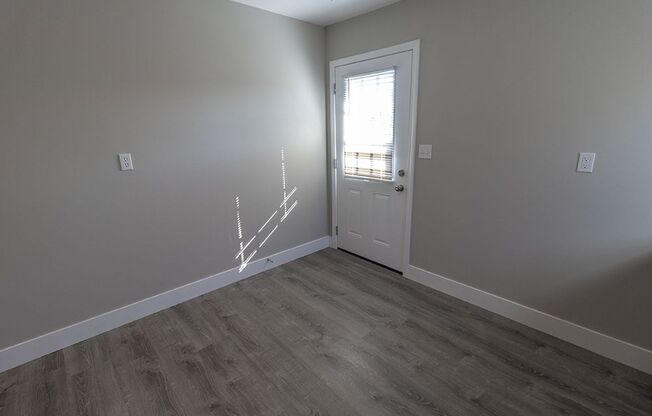 2 beds, 1 bath, $1,125, Unit A