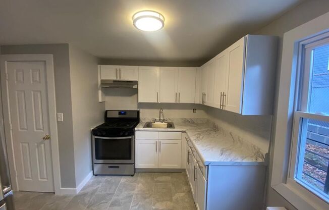 1 bed, 1 bath, $1,695, Unit Apt 04