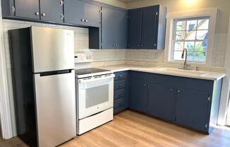 2BR/1BA Available Now!! - Newly Renovated!!  All Utilities Included!!