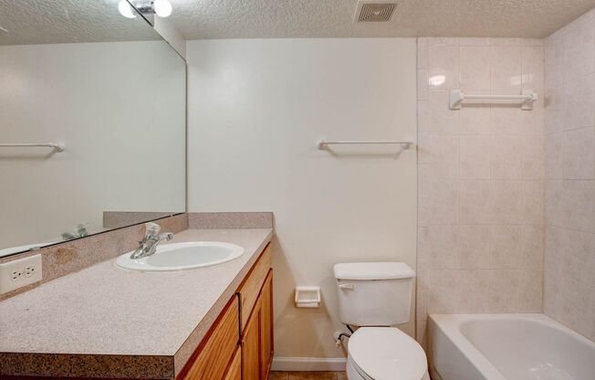 2 beds, 2 baths, $1,400