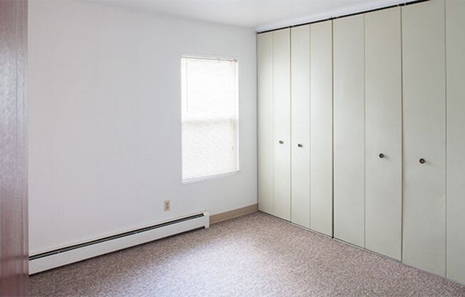 2 beds, 1 bath, $650, Unit 935 S. Gafke Ave. #17