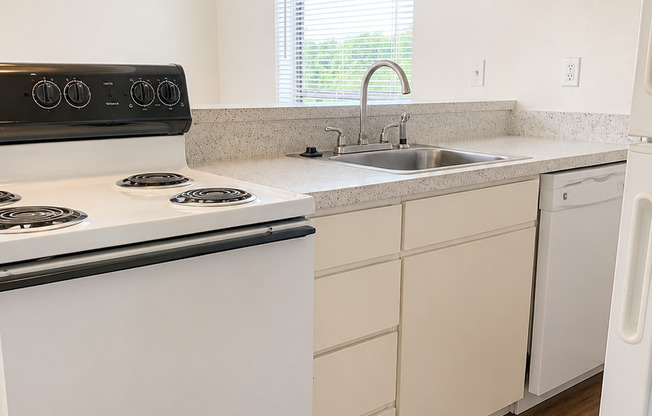 1 bed, 1 bath, 619 sqft, $1,350, Unit OPA-380