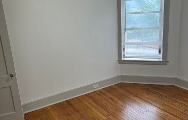 2 beds, 1 bath, $1,395, Unit 702 S 38th Street-Unit 7