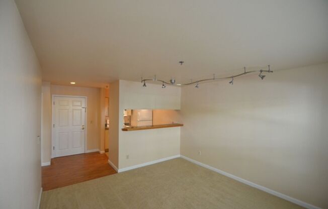 1 bed, 1 bath, $1,925, Unit Unit #E-308