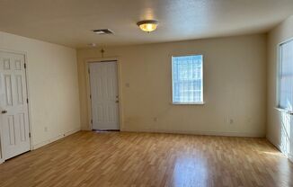 3 beds, 2 baths, $1,100