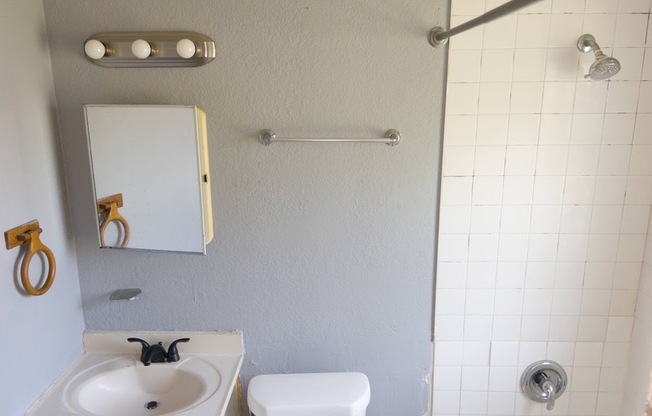 901 W ANDERSON STREET