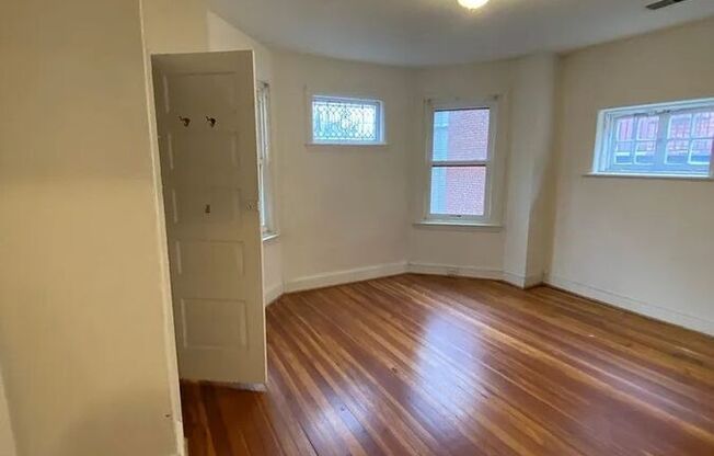 316 S 43 ST