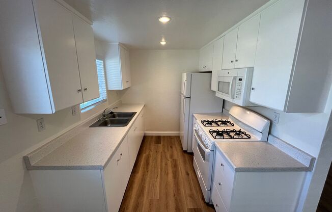 2 beds, 1 bath, $1,895, Unit 601A