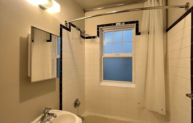 Studio, 1 bath, $1,195, Unit 109