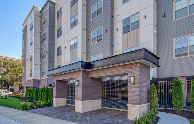 2 beds, 2 baths, 1,270 sqft, $3,250, Unit Residence 510