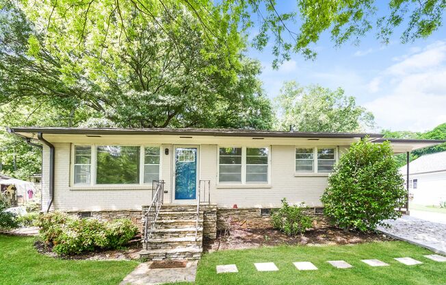 Charming Renovated 2-Bedroom Ranch with Fenced Yard in Garrison Estates – Prime Marietta Location