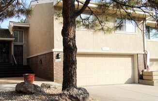 WonderfulTwo Bedroom/Two Bathroom Townhouse