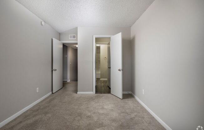 1 bed, 1 bath, 748 sqft, $950, Unit 1215