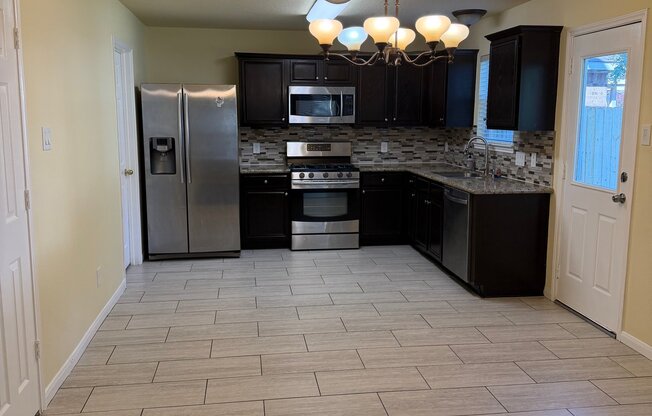 3826 SILVERHAWK DR